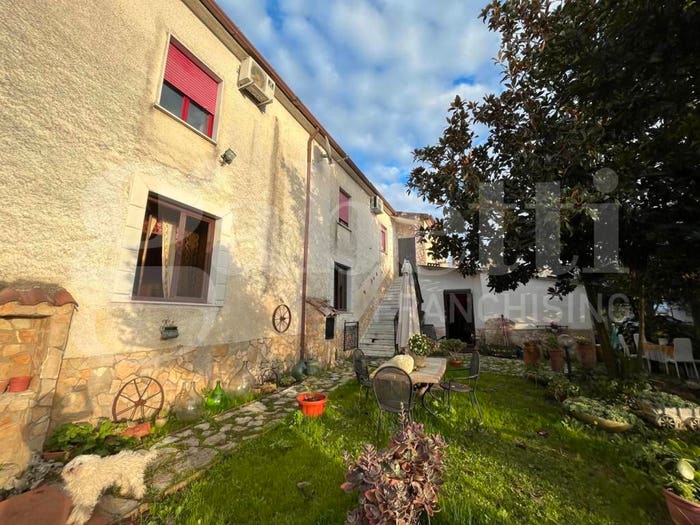 Casa con 6 locali in vendita in SP snc, San Potito Sannitico