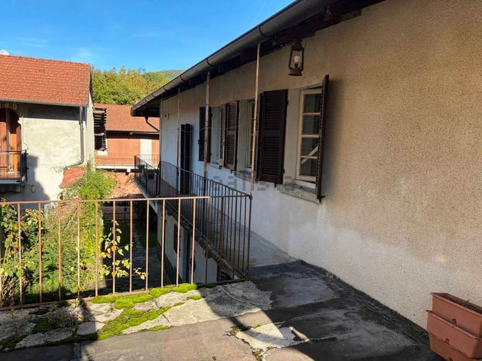 Casa con 6 locali in vendita in Centro, Miasino