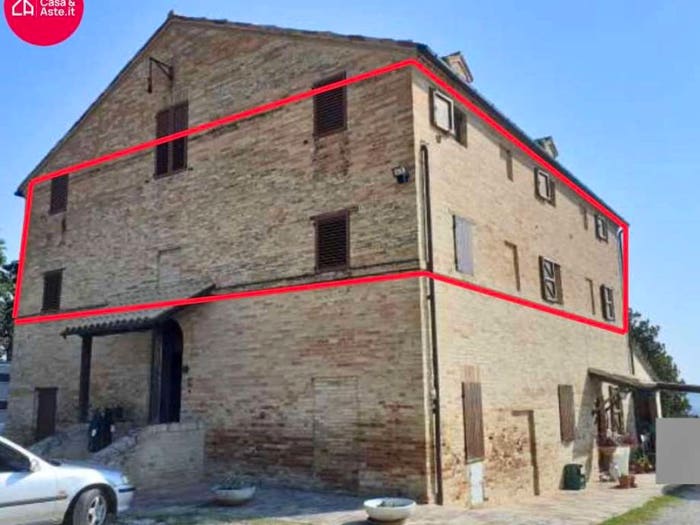 Appartamento con 6 locali in vendita in Contrada Cervanello, Macerata