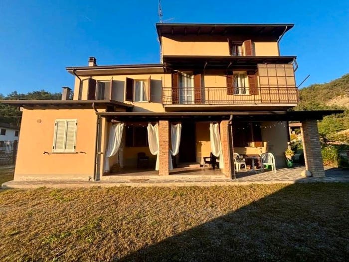 Casa con 5 locali in vendita in Via No Number, Montesegale