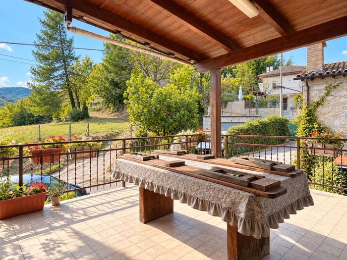 Casa con 6 locali in vendita in Strada Casacagnano, Roccafluvione