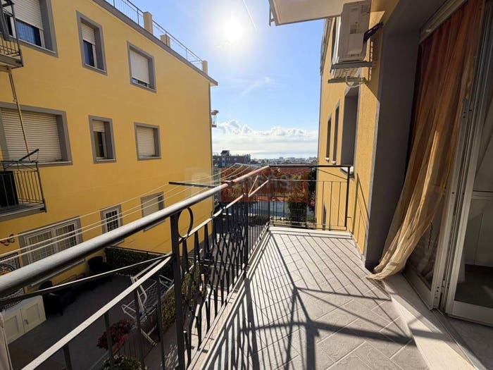 Appartamento trilocale in vendita in Via dei Pozzi, Ceriale