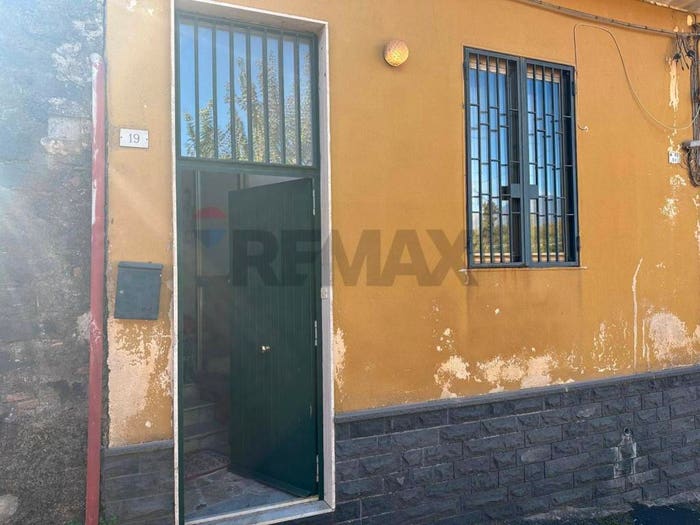 Appartamento quadrilocale in vendita in Via Giuseppe Garibaldi, Centro, Camporotondo Etneo