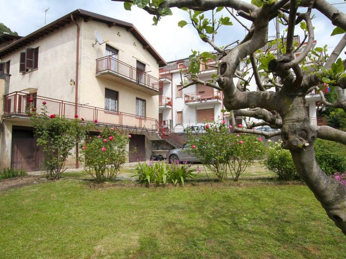 Casa con 6 locali in vendita in Centro, Carenno