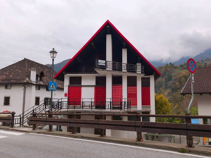 Casa con 6 locali in vendita in Via Caduti Maggio, Centro, Ovaro