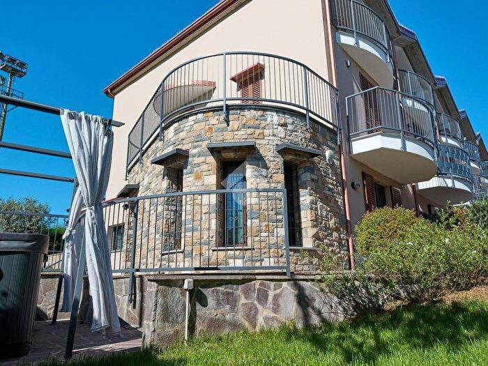Casa con 6 locali in vendita in Viale Repubblica, Zelo Buon Persico