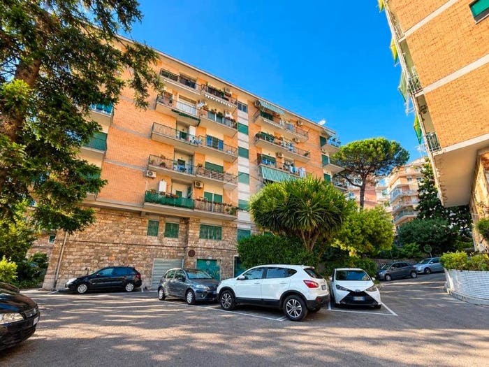 Appartamento trilocale in vendita in Via Michelangelo da Caravaggio, Fuorigrotta, Napoli