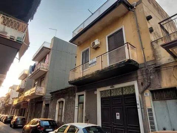 Casa con 6 locali in vendita in Via Guglielmo Marconi, Paternò