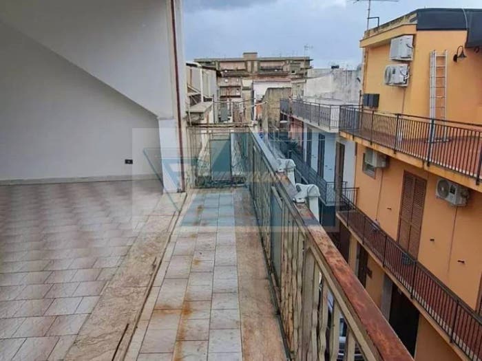 Appartamento quadrilocale in vendita in Via Napoli, Floridia