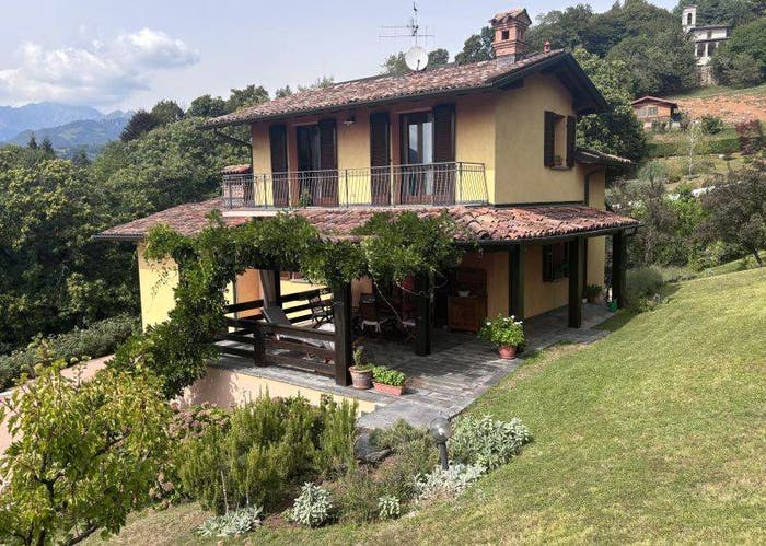 Casa quadrilocale in vendita in Cene