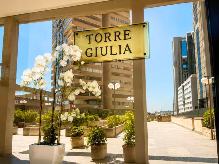 Appartamento quadrilocale in vendita in Centro Direzionale Isola E, Centro Direzionale, Napoli