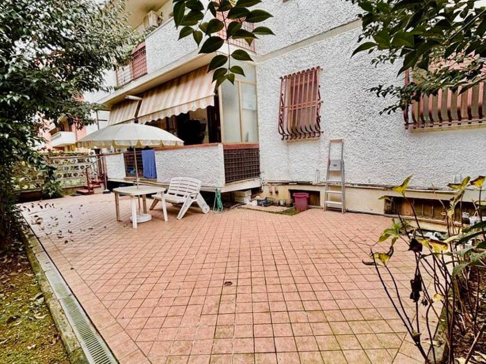 Appartamento quadrilocale in vendita in Via delle Carre, Centro, Massa