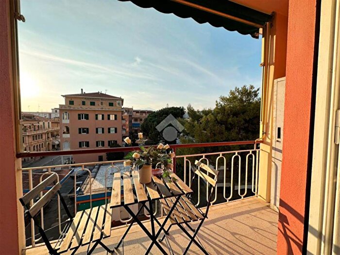 Appartamento trilocale in vendita in Via roseto, Centro, Bordighera