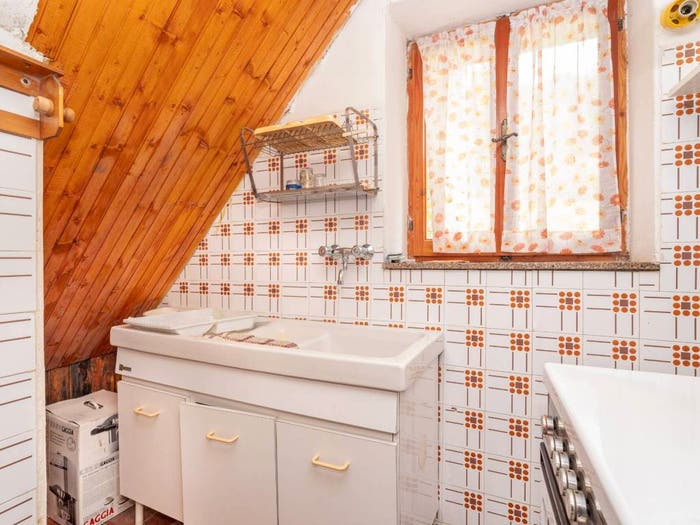 Casa trilocale in vendita in Borgo Lausetto Snc, Centro, Acceglio
