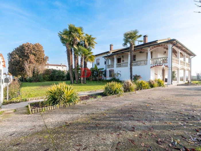 Casa con 6 locali in vendita in Via Armando Diaz, Nosedole, Roncoferraro