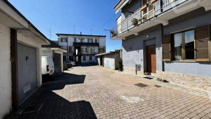 Appartamento trilocale in vendita in Via G Durini, Gorla Minore