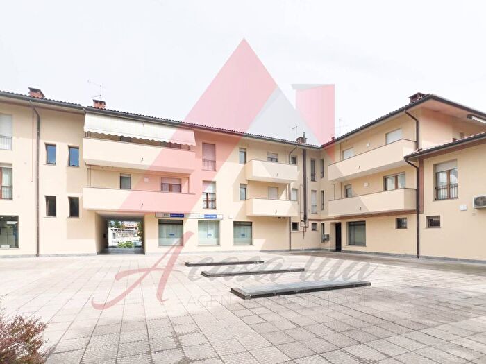 Appartamento trilocale in vendita in Via Aldo Moro, Canova San Zeno, Olgiate Molgora
