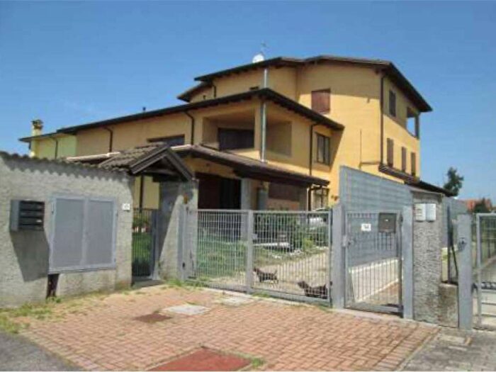Appartamento trilocale in vendita in Via Calamandrei, Zorlesco, Casalpusterlengo