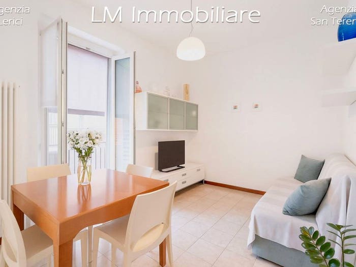 Appartamento trilocale in vendita in Via Generale Ferrari, Lerici Paese, Lerici