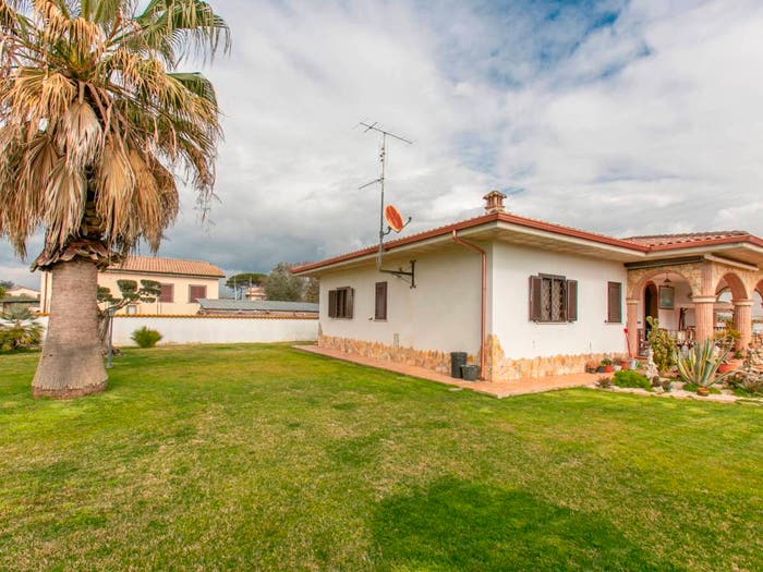 Casa quadrilocale in vendita in Via Stromboli, Campo di Carne Pantanelle, Aprilia