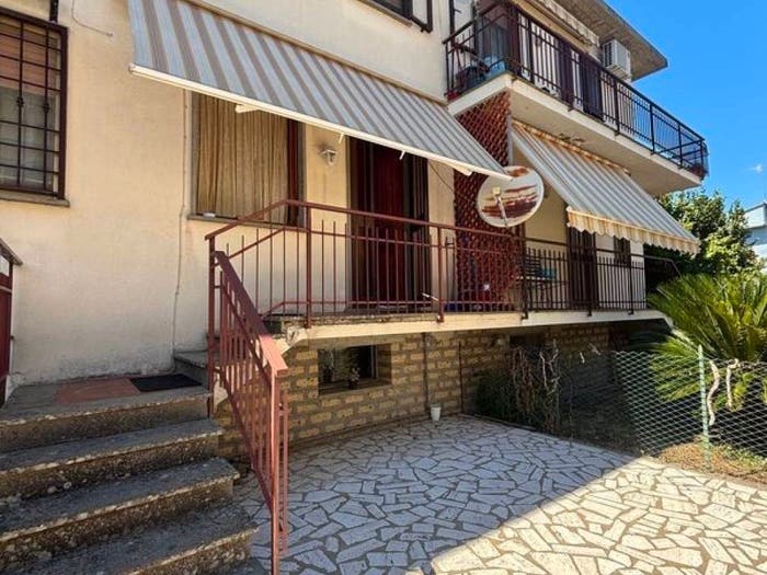 Appartamento trilocale in vendita in Via Aprile, Bolsena
