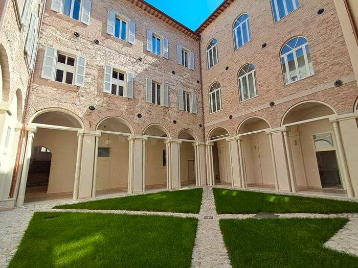 Appartamento con 6 locali in vendita in piazza cecco d'ascoli, Ascoli Piceno