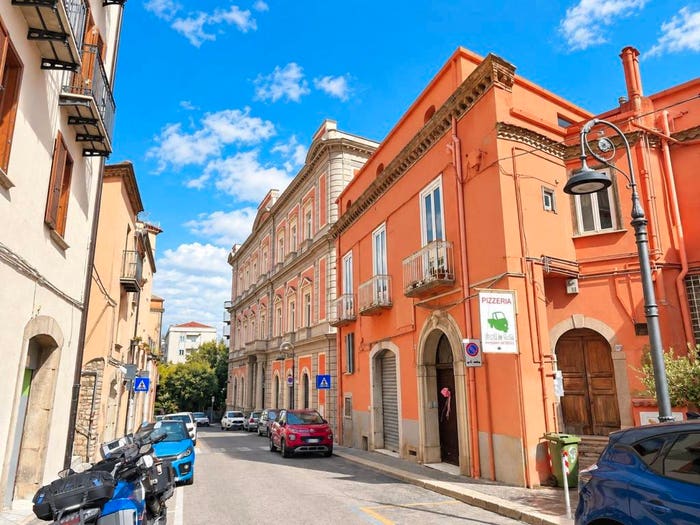 Appartamento con 6 locali in vendita in Corso Agosto, Centro, Potenza