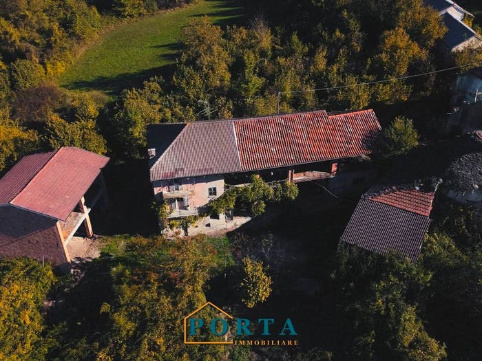 Casa con 6 locali in vendita in Costa Rea, Murazzano