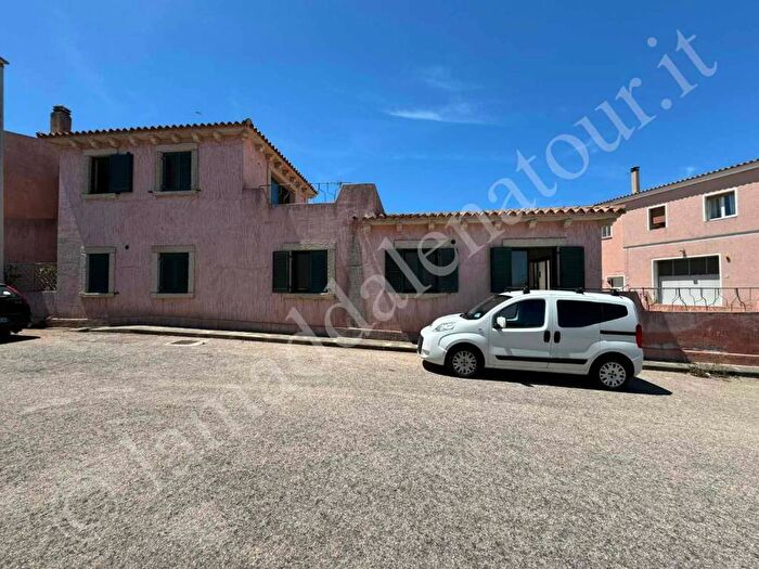 Casa bilocale in vendita in Strada Porto Pozzo Curichena, Porto Pozzo, Santa Teresa Gallura