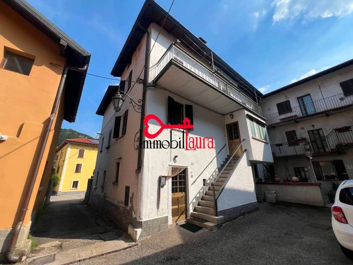 Casa trilocale in vendita in Besano