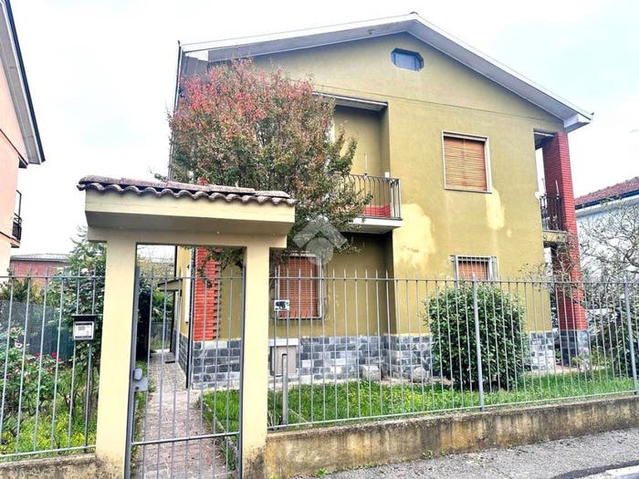 Casa con 6 locali in vendita in Via magani, Mirabello Scala, Pavia