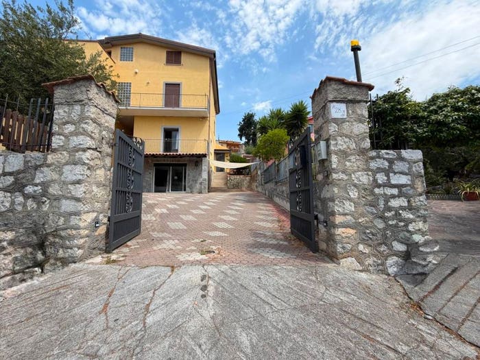 Appartamento con 5 locali in vendita in Località Laccata, Praia a Mare