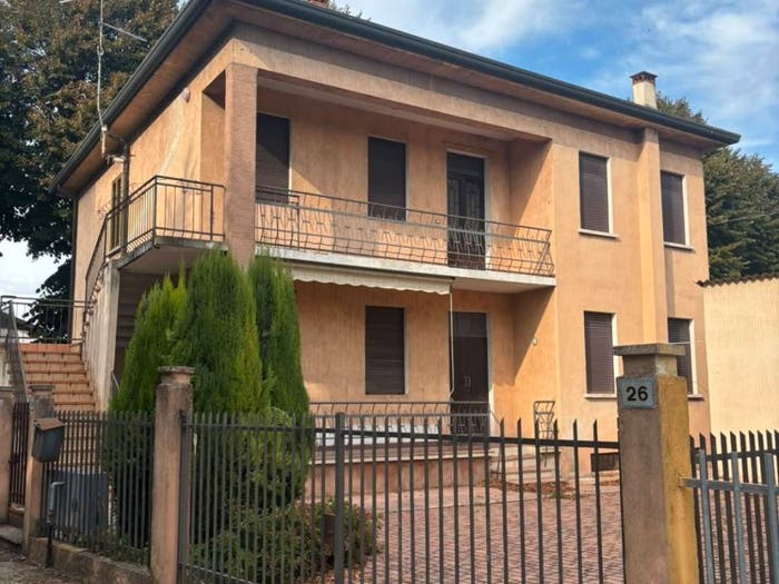 Casa con 6 locali in vendita in Viale Ungheria, Centro, Minerbe
