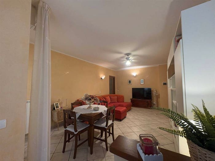 Appartamento quadrilocale in vendita in Via Vittorio Veneto, Centro, Dicomano