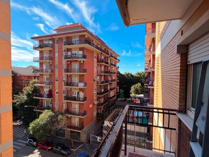 Appartamento bilocale in vendita in Via Ettore Ciccotti, Colli Albani, Roma