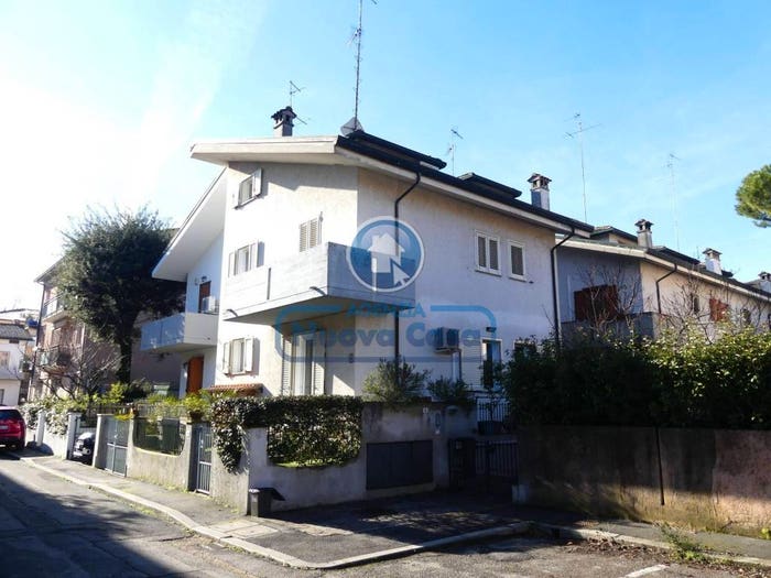Casa con 6 locali in vendita in Via Angelo Cicognani, San Biagio, Ravenna