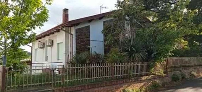 Appartamento con 6 locali in vendita in Via Santa Maria Della Neve, Montefiore Conca