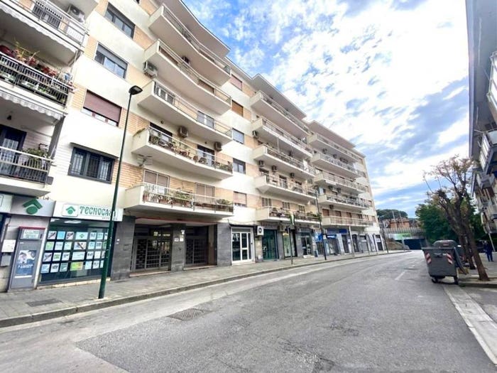 Appartamento quadrilocale in vendita in Via Nicolò Garzilli, Soccavo, Napoli