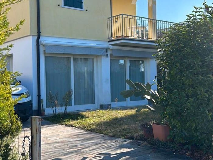 Casa trilocale in vendita in Via Bottrigo, Centro, Bardolino