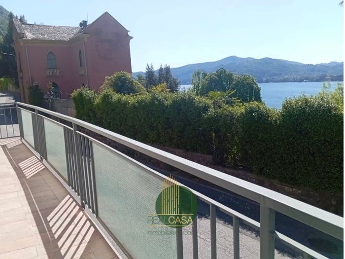 Appartamento trilocale in vendita in Via Enrico Caronti, Blevio