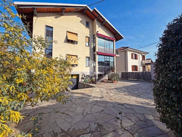 Casa con 6 locali in vendita in Tabona Borgo Nuovo, Pinerolo