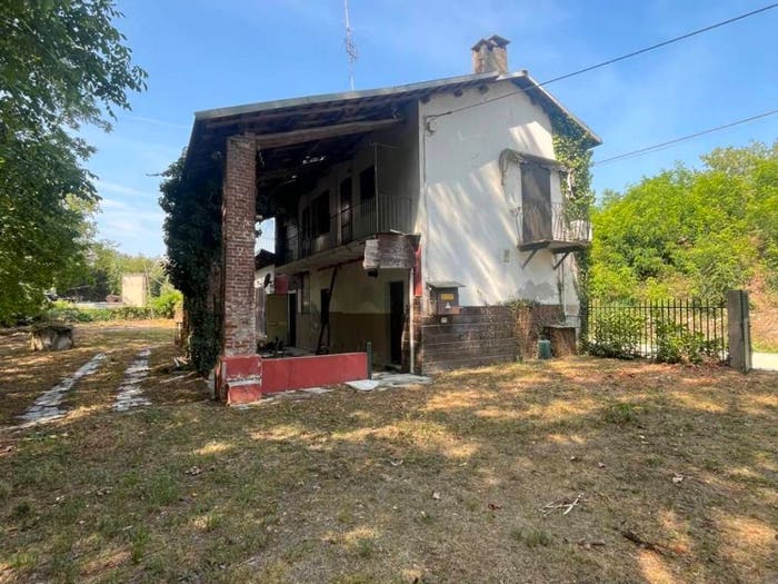 Casa quadrilocale in vendita in Via Basse Sant'Anna, Centro, Cuneo