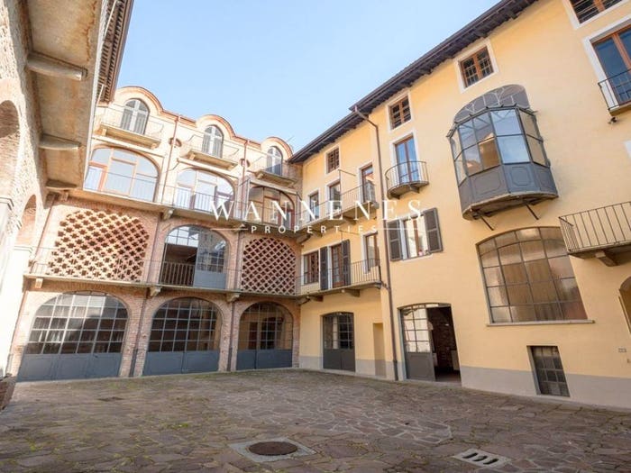 Casa con 6 locali in vendita in Via Fratelli Cairoli, Canelli