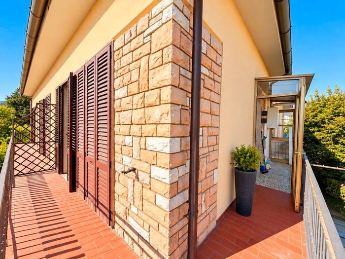 Appartamento con 5 locali in vendita in Viale Santa Margherita, Catona, Arezzo