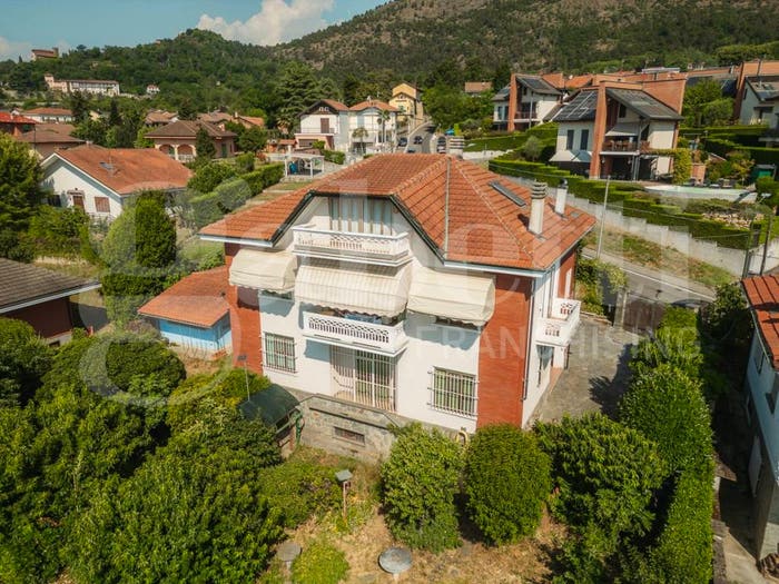 Casa con 6 locali in vendita in Via Guglielmo Oberdan, Piossasco