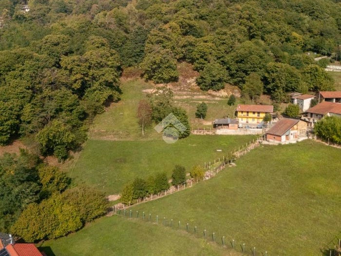 Casa con 6 locali in vendita in Via Momborgo, Rifreddo