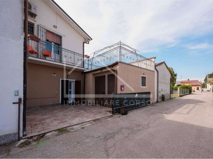 Casa trilocale in vendita in VIA MARTIRI, Fossa, Concordia sulla Secchia