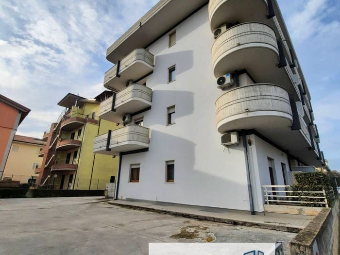 Appartamento con 5 locali in vendita in Via Camillo Benso di Cavour, Centro, Alba Adriatica
