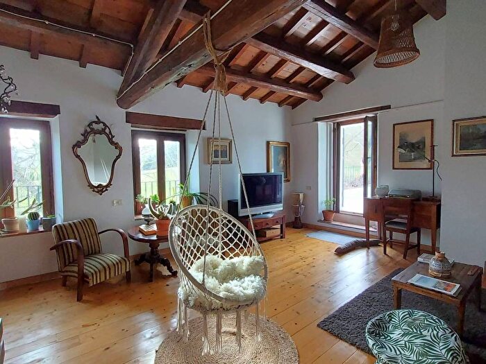 Casa con 6 locali in vendita in Terre Roveresche