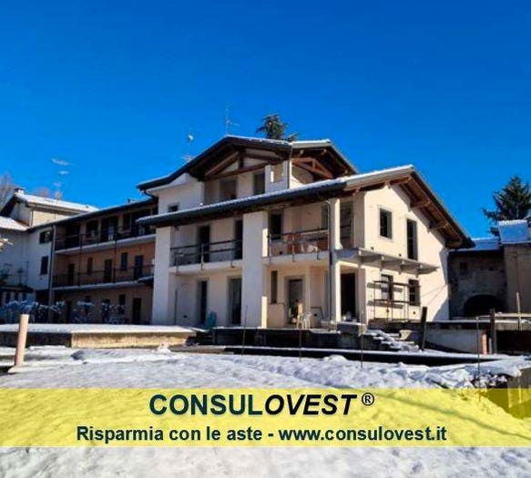 Casa con 6 locali in vendita in Via Veruno, Bogogno